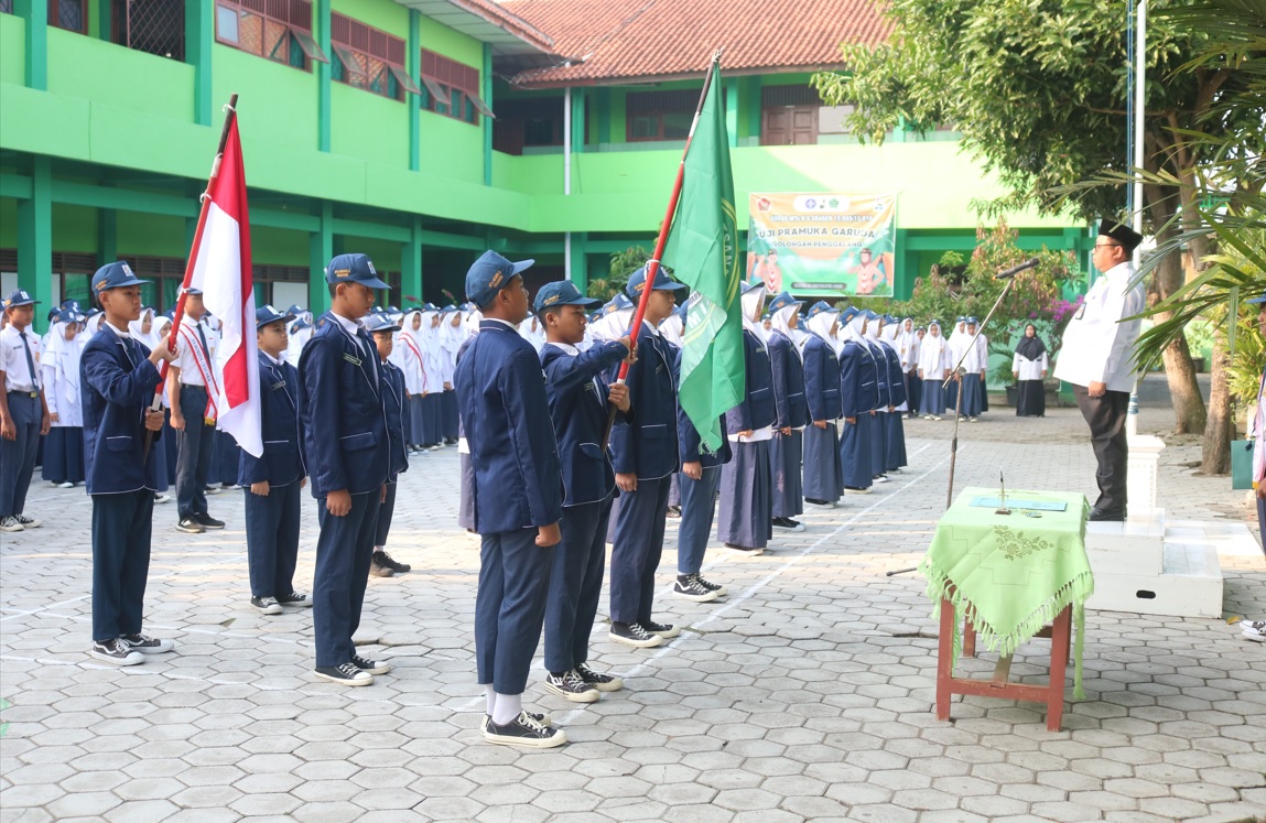 Dua Aktivis Kebanggaan Resmi Pimpin OSIM MTsN 6 Sragen Masa Bakti 2025–2026