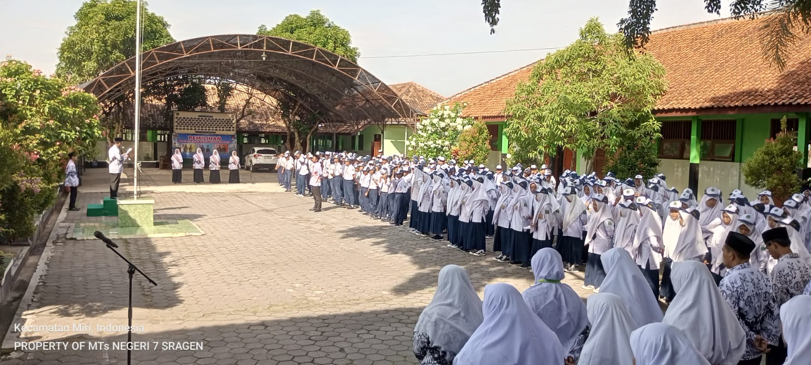 Penghargaan Guru dan Siswa, Warnai Peringatan HGN 2025 di MTsN 7 Sragen