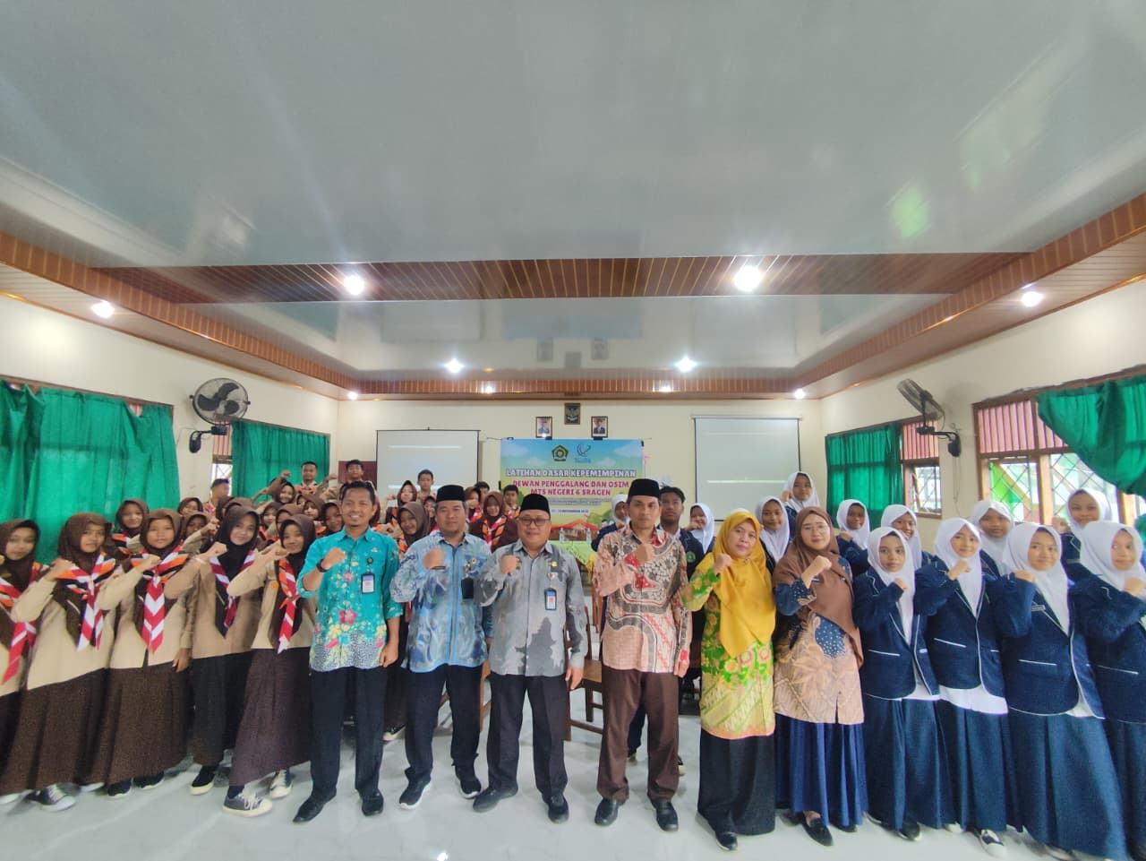 Latihan Dasar Kepemimpinan Bangun Karakter Pemimpin Muda di MTsN 6 Sragen