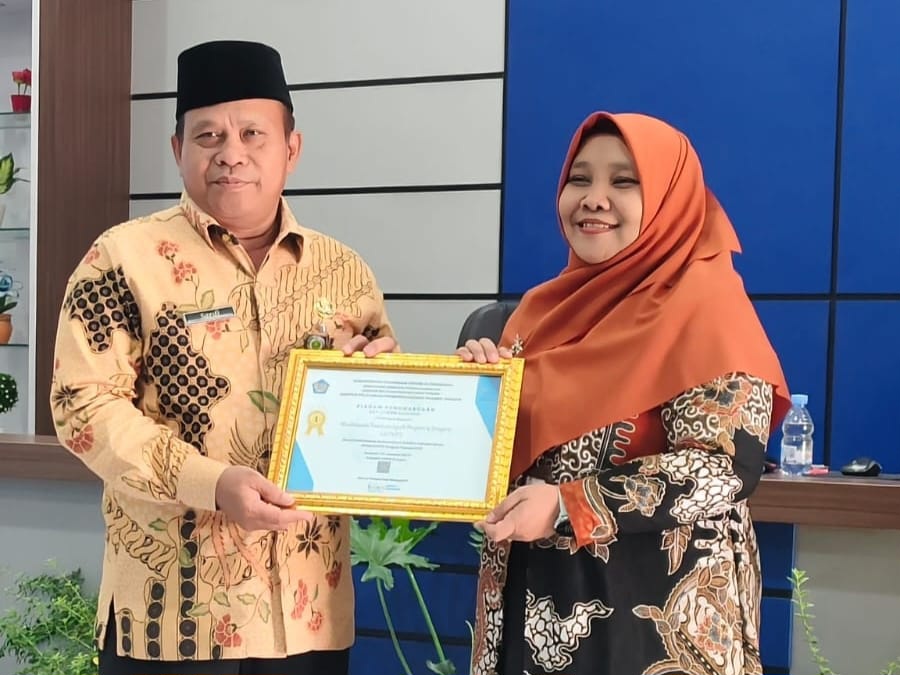 MTsN 4 Sragen Sabet Peringkat I Rekonsiliasi Unit Akuntansi KPPN Sragen 2025