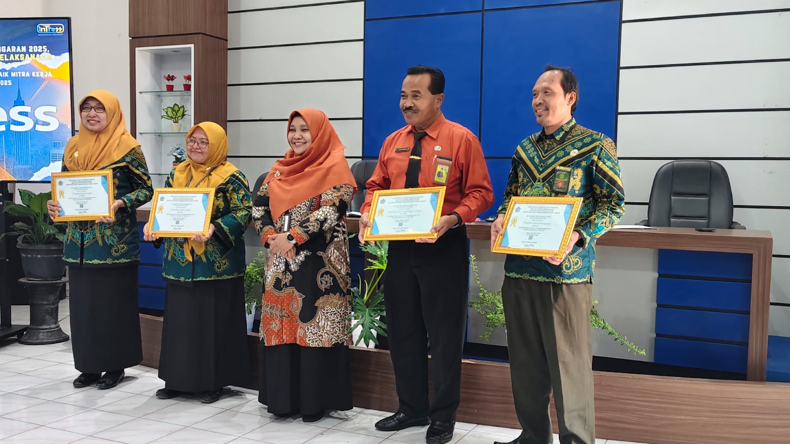 MTsN 2 Sragen Raih Penghargaan KPPN Berkat Pengelolaan Keuangan yang Akuntabel