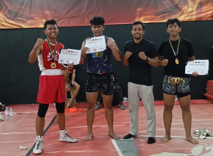 Tangguh di Ring! Tiga Atlet MAN 1 Sragen Sabet Juara Boxing dan Kick Boxing di Event Born to Fight