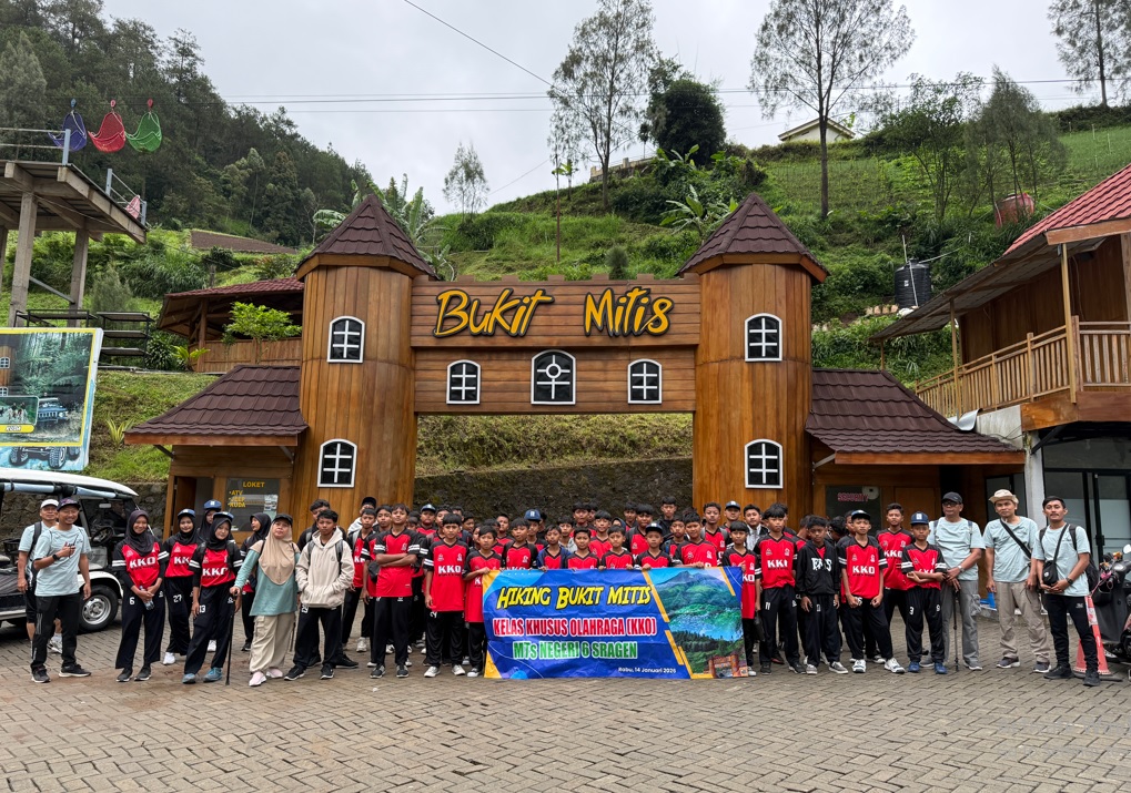 Kelas KKO MTsN 6 Sragen Perkuat Eksistensi Pendidikan Olahraga lewat Hiking dan Sparing Olahraga