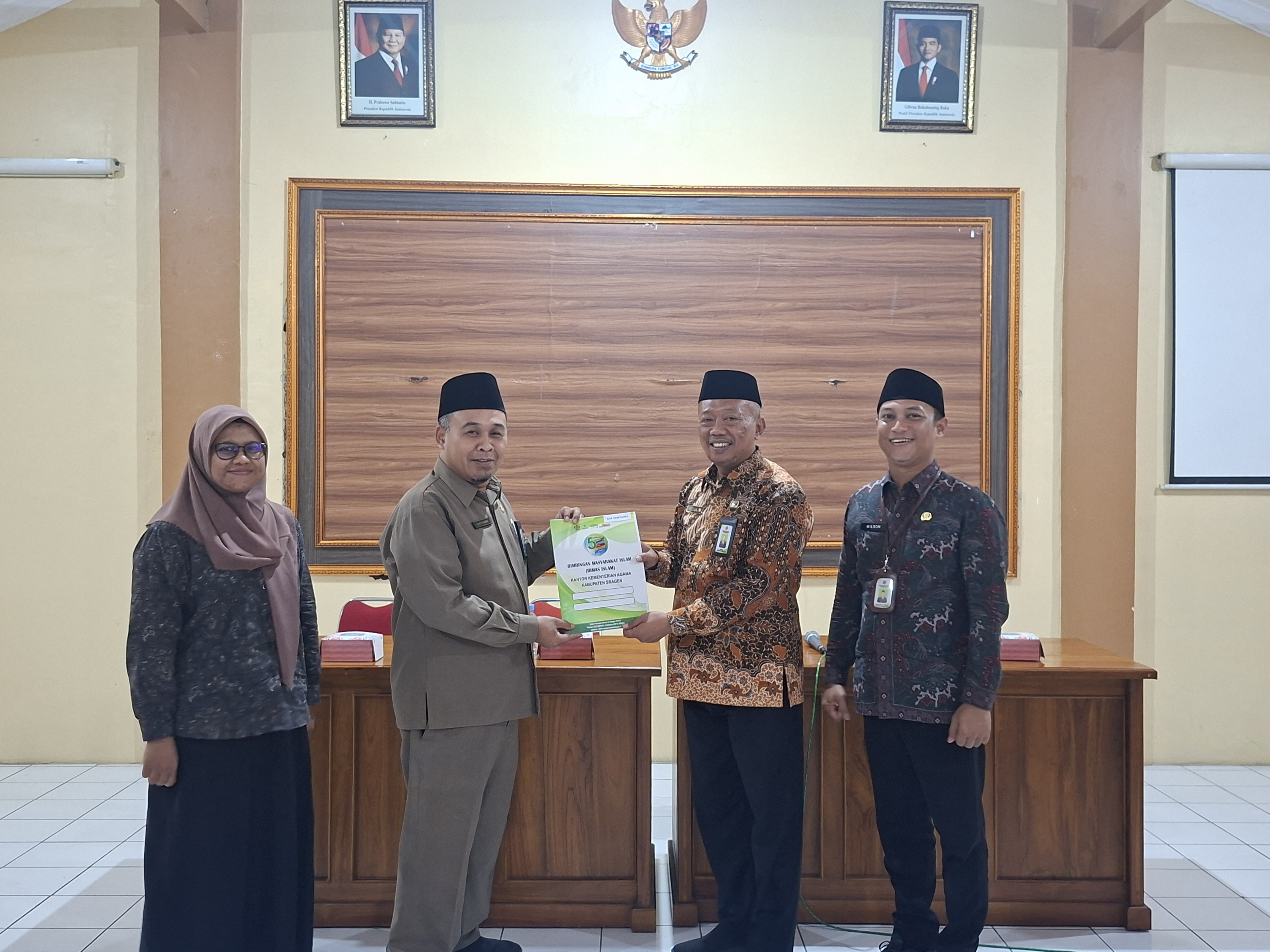 Kemenag Sragen Serahkan DIPA BOP KUA Tahun 2026, Tekankan Pengelolaan Transparan dan Akuntabel