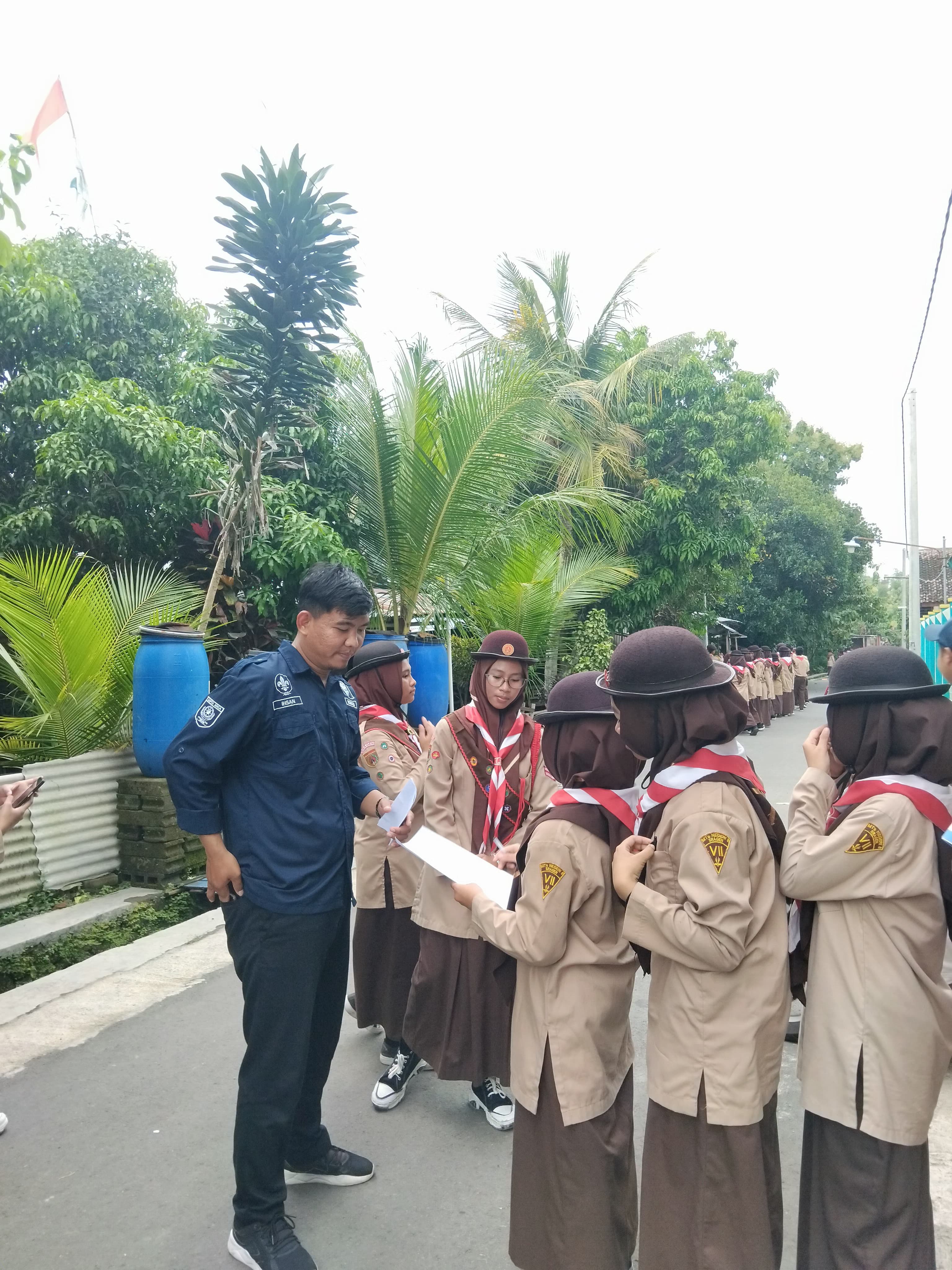 Pramuka MTsN 8 Sragen Latih Kecakapan Navigasi melalui Kegiatan Peta Pita