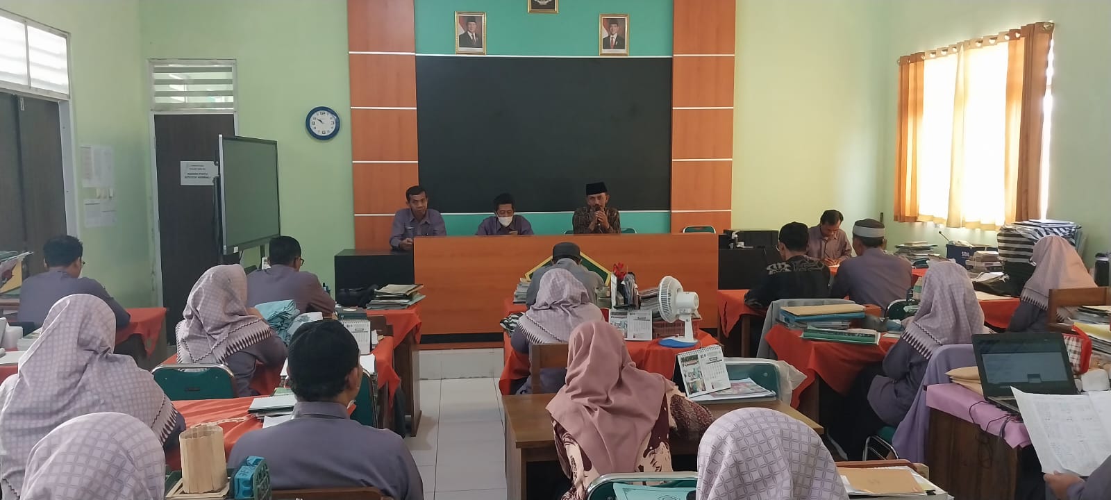 Tingkatkan Kualitas Layanan, MTsN 8 Sragen Gelar Pembinaan Disiplin dan Tertib Administrasi ASN