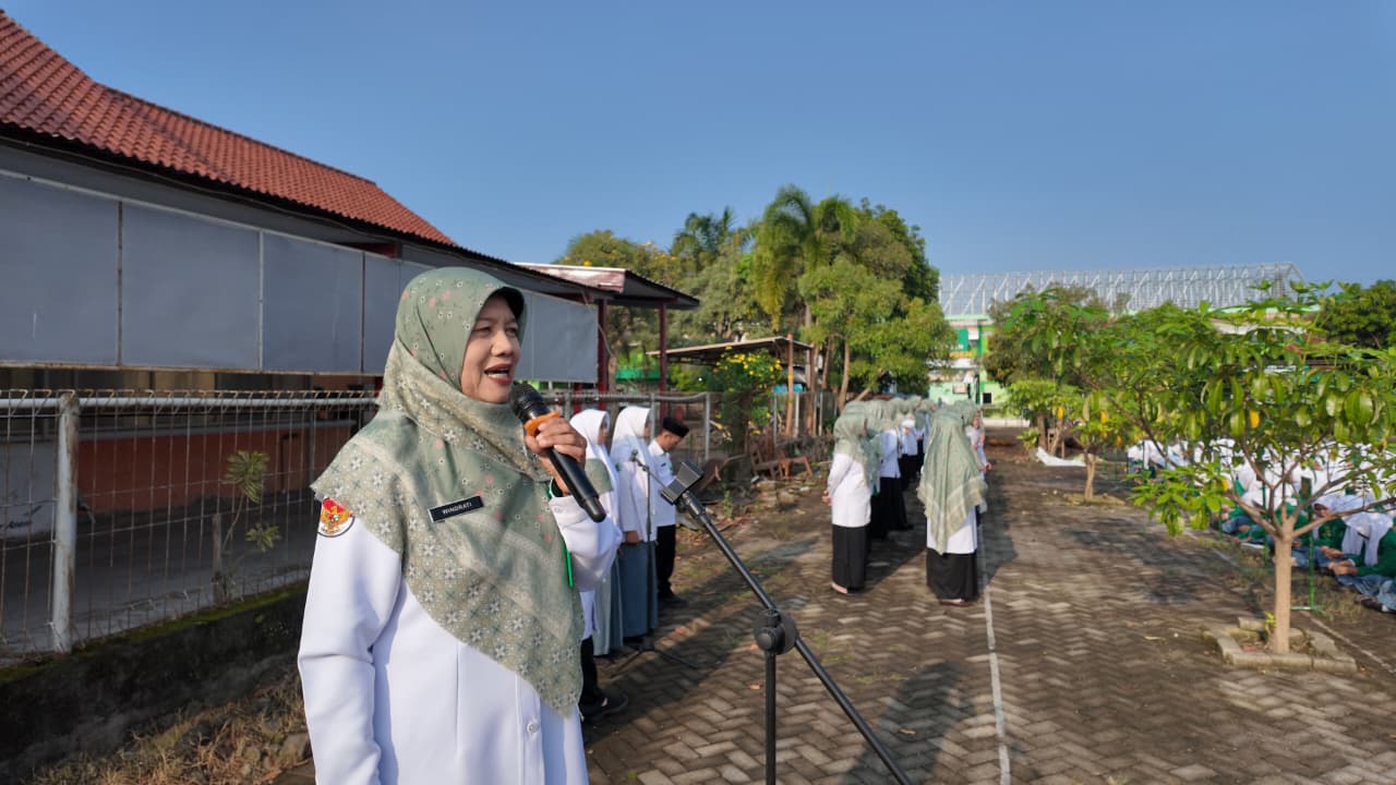 Semangat Baru Awali Masuk Sekolah, MAN 1 Sragen Gelar Apel dan Halal Bihalal Penuh Kebersamaan