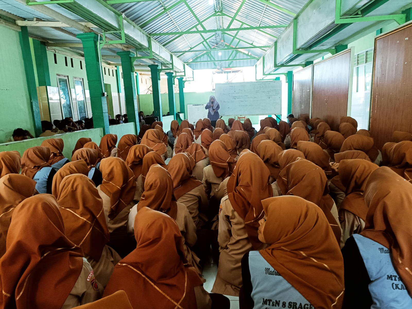 Jelang TKA, Siswa Kelas IX MTsN 8 Sragen Ikuti Pembekalan dan Doa Bersama