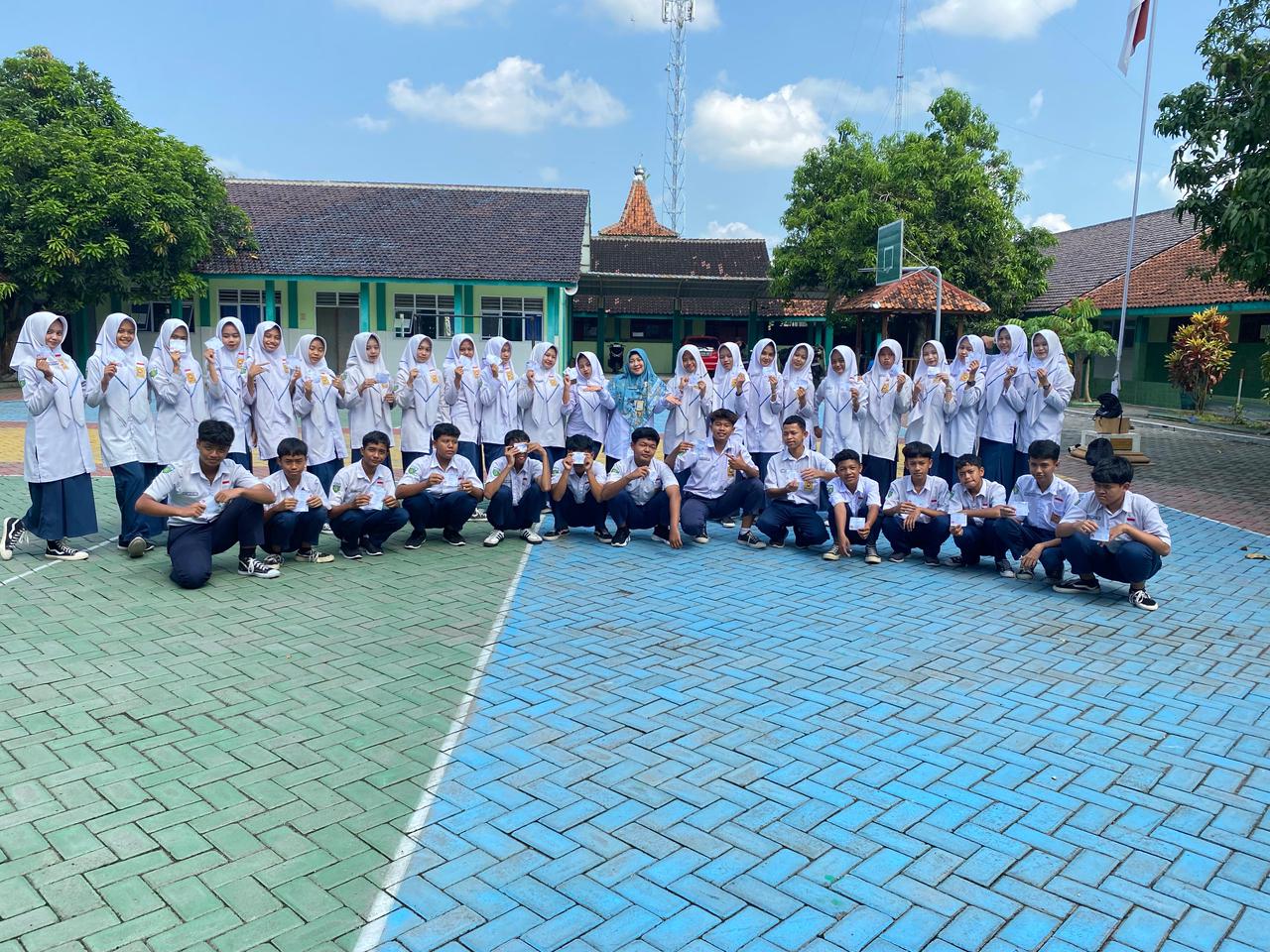 Keceriaan Siswa Terpancar Tandai Selesainya TKA di MTsN 8 Sragen