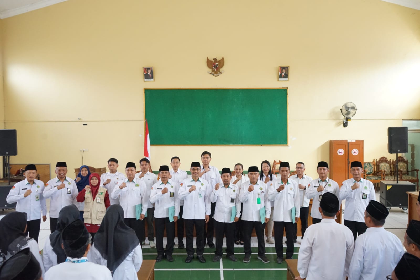 Apel Istimewa di Kemenag Sragen, Diwarnai Penyerahan SK Pensiun dan Sertifikat Halal