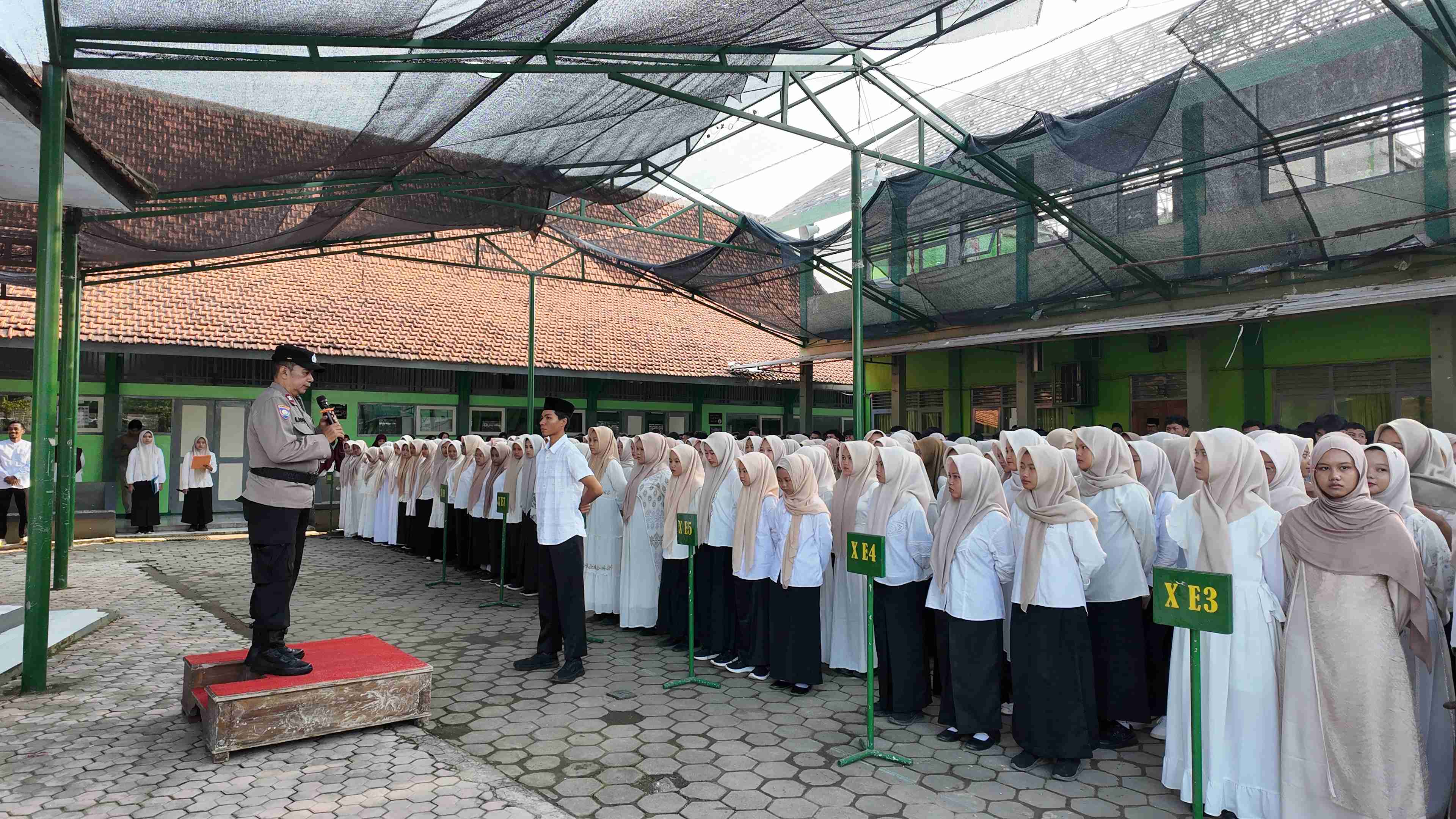 Peringatan Hari Kartini di MAN 1 Sragen, Kapolsek Tekankan Keteladanan dan Anti-Bullying