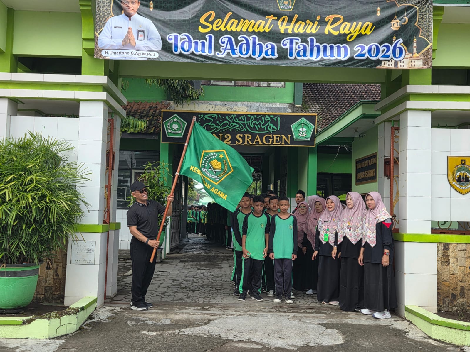 Jelang ASAT, MTsN 2 Sragen Bangkitkan Semangat dengan Jalan Sehat