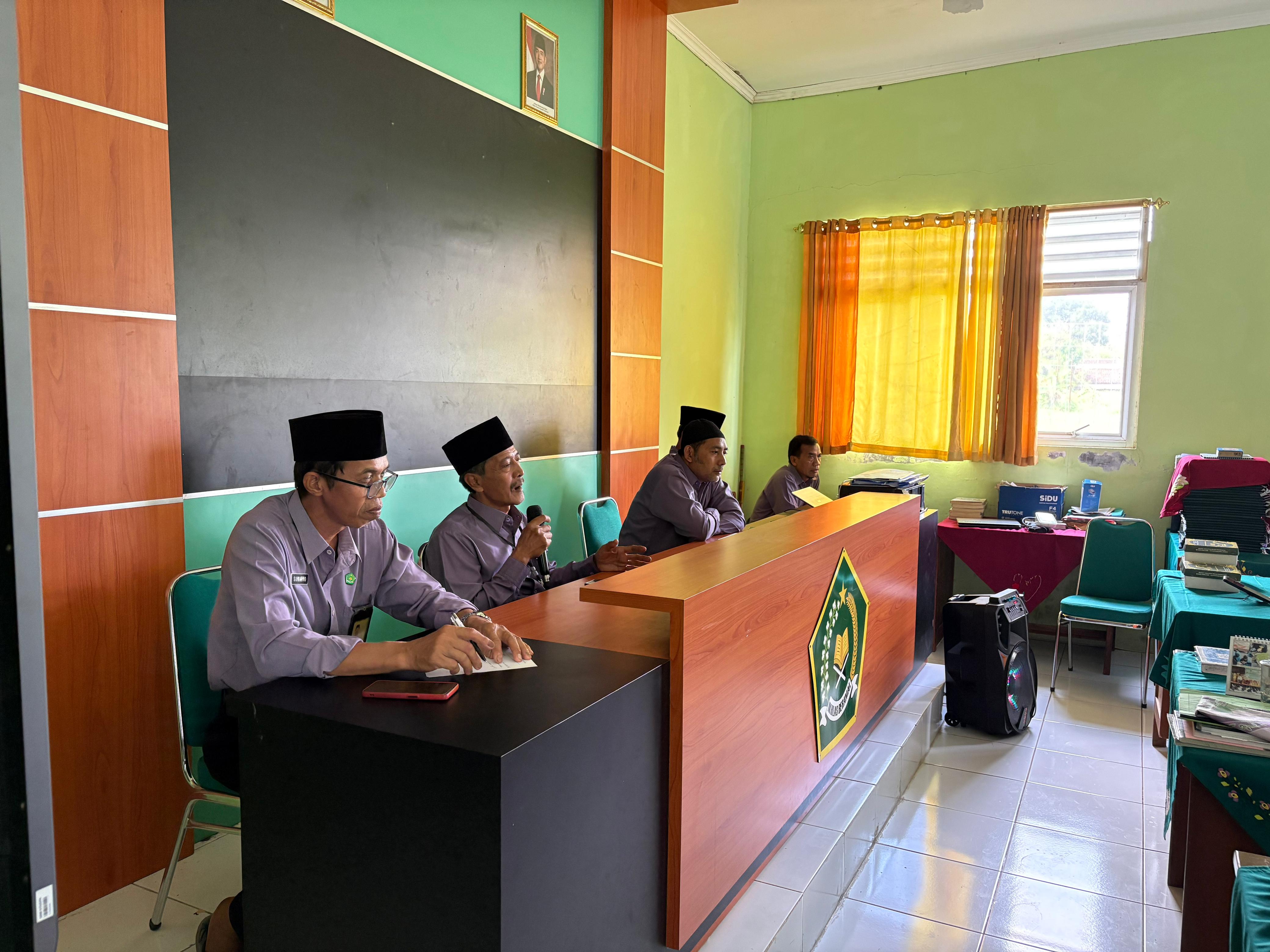 MTsN 8 Sragen Gelar Rapat Penegas Kelulusan Siswa Kelas IX