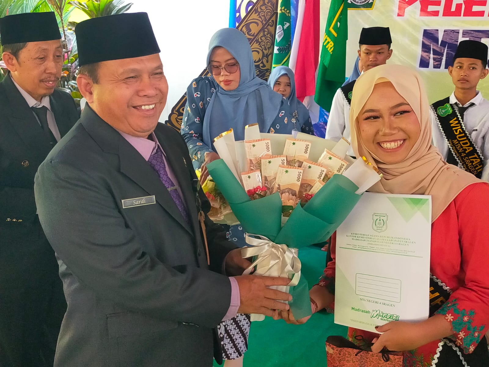 MTsN 4 Sragen Apresiasi 17 Siswa Penghafal Al-Qur’an pada Pelepasan Kelas IX