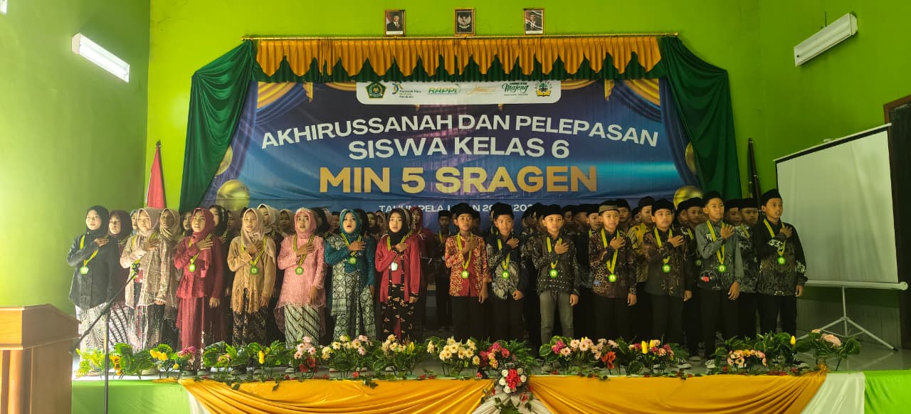 Lepas 117 Siswa, MIN 5 Sragen Tekankan Pentingnya Pendampingan Orang Tua
