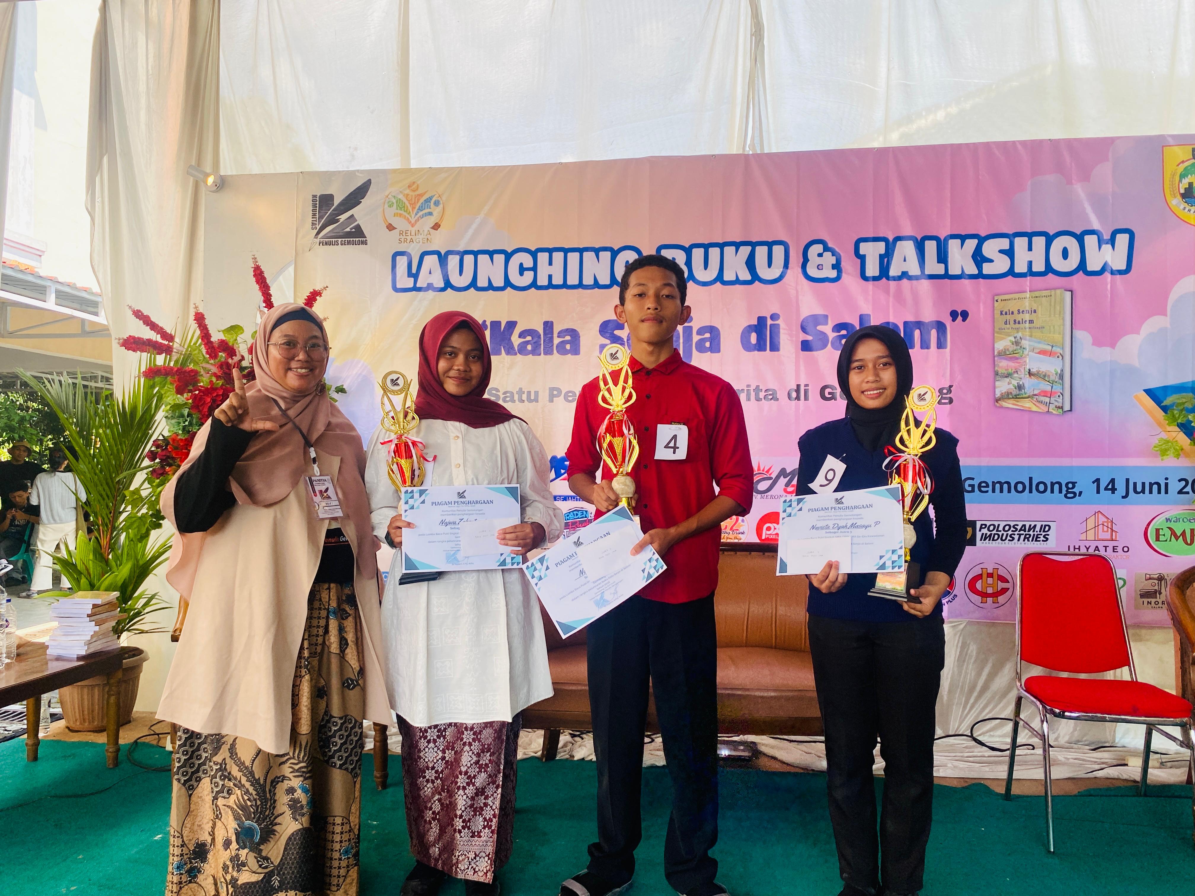 Siswa MAN 3 Sragen Raih Juara Dua Lomba Baca Puisi dalam Peluncuran Buku “Kala Senja di Salem”