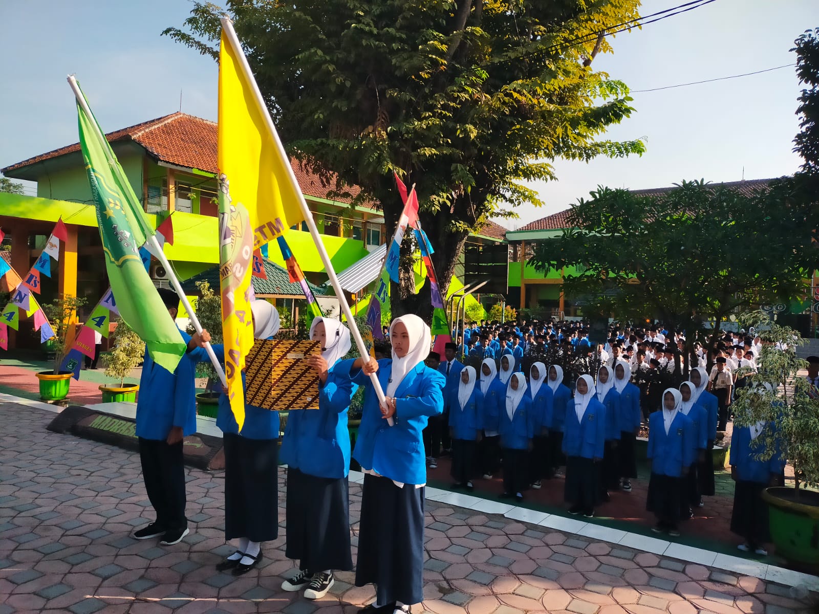 Kepala MTsN 4 Sragen Lantik Pengurus OSIM, Siapkan Murid Berjiwa Pemimpin dan Bertanggung Jawab