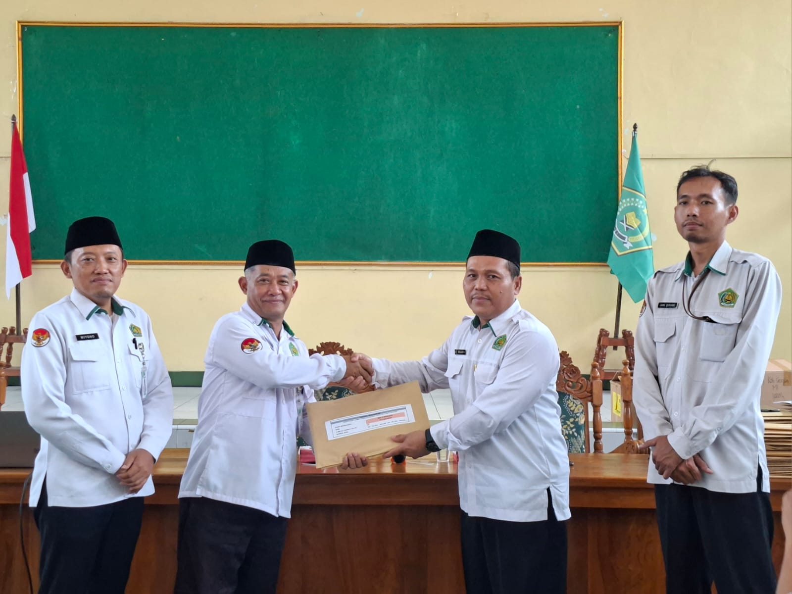 Seksi Penmad Distribusikan Blangko Ijazah RA hingga MA, Ketelitian Jadi Pesan Utama