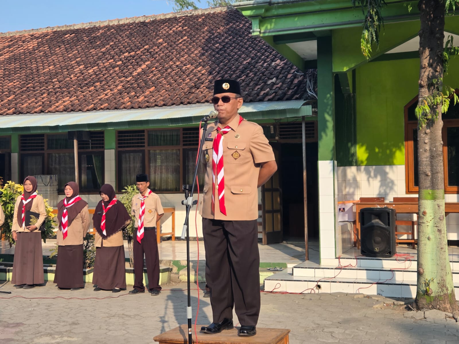 Kamad MTsN 2 Sragen Ajak Murid Tumbuhkan Jiwa Pramuka dalam Kehidupan Sehari-hari