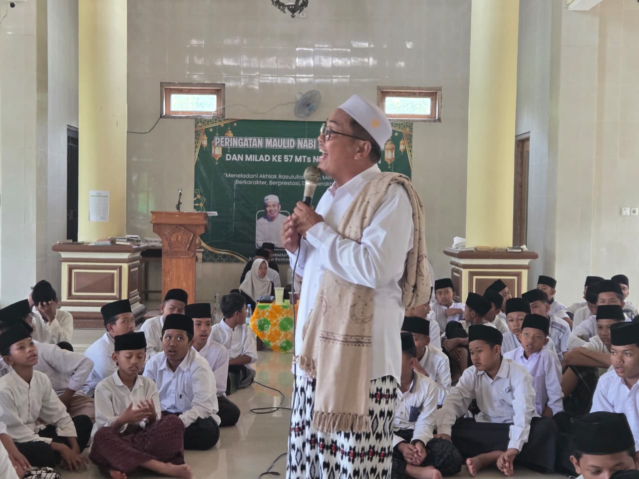 Milad ke-57 dan Maulid Nabi, MTsN 2 Sragen Perkuat Karakter dan Akhlakul Karimah