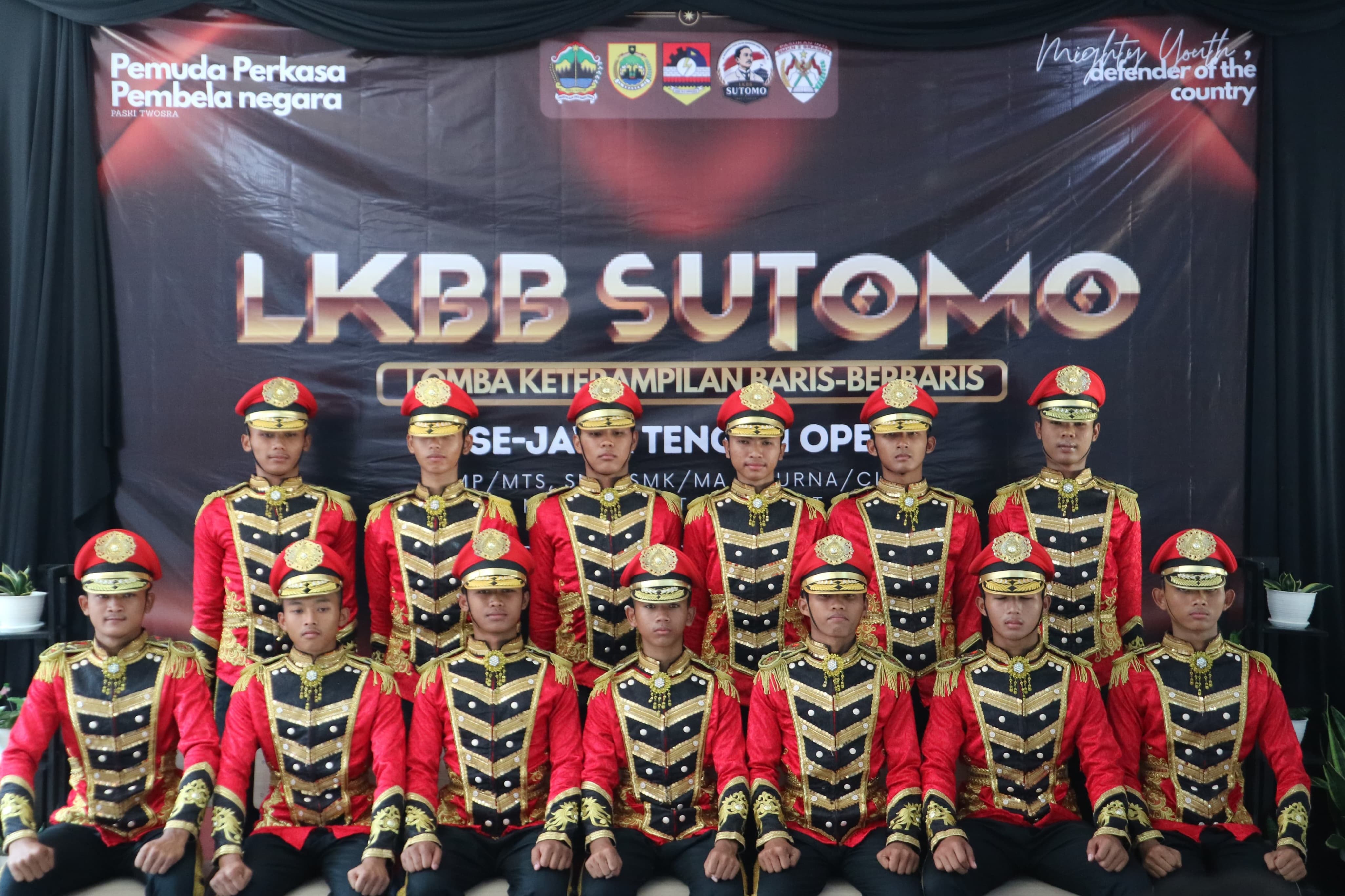 Tampil Gemilang! Paskibra MA Nurul Huda Rebut Piala Bergilir dan Empat Penghargaan di LKBB Sutomo