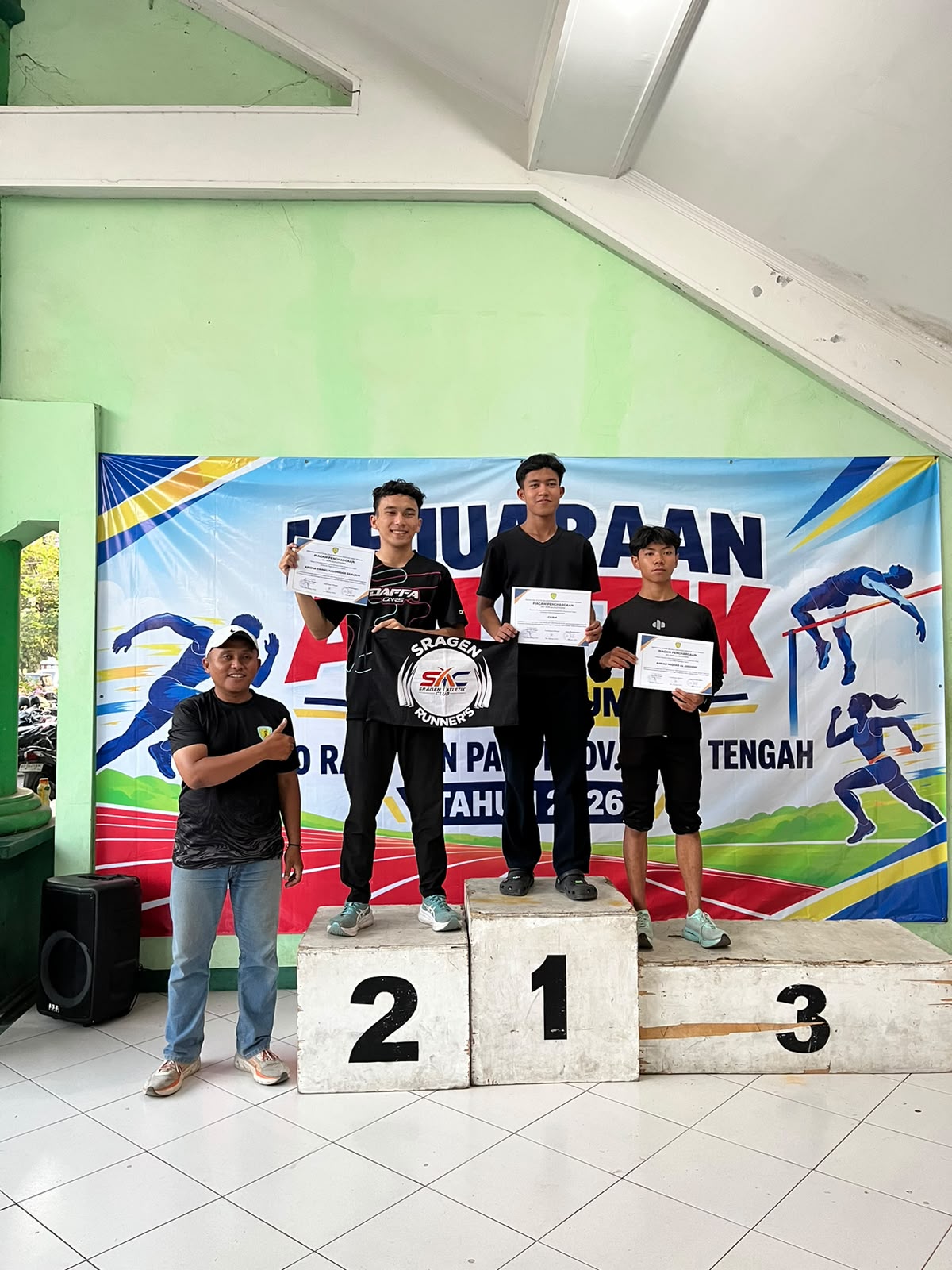 Double Gold! Cham Siswa MAN 1 Sragen Sabet Juara 1 Pada Dua Kategori di Kejuaraan Atletik Surakarta