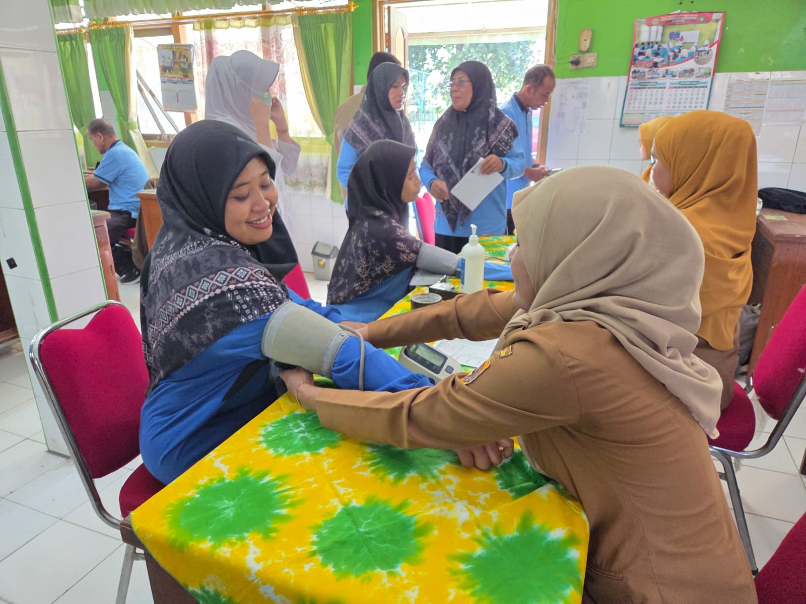 GTK MTsN 2 Sragen Dapatkan Cek Kesehatan Gratis, Jadi Alarm untuk Peduli Kondisi Tubuh