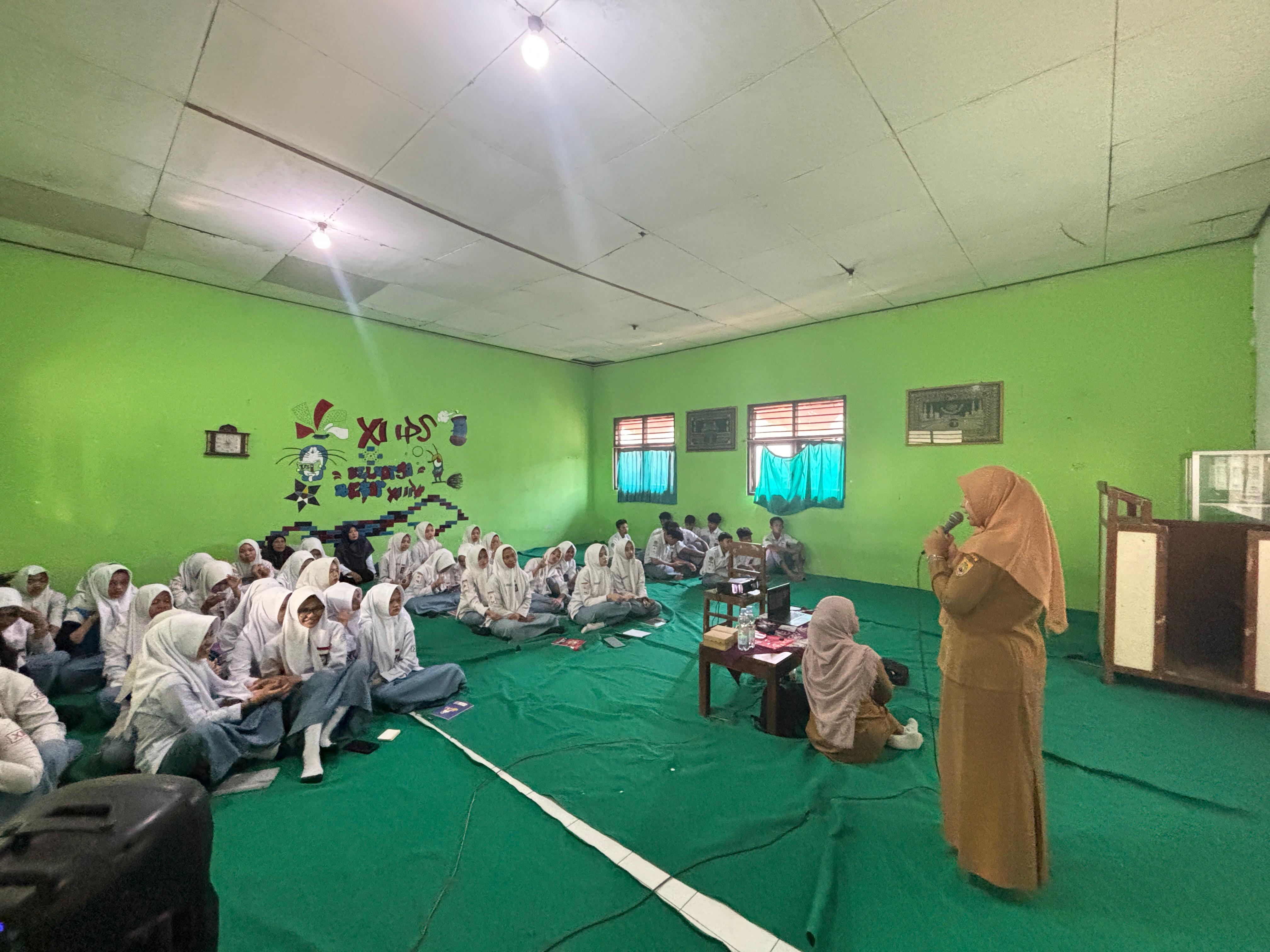 Tak Hanya Tangani Luka, PMR MAN 3 Sragen Belajar Kenali Masalah dan Tekanan Psikologis Remaja