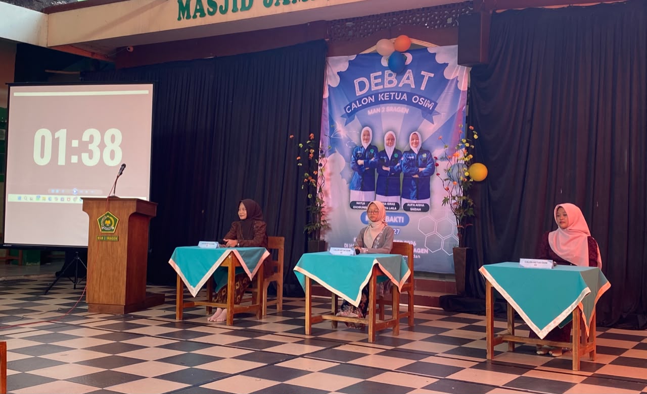 Debat Calon Ketua OSIM MAN 2 Sragen, Wadah Belajar Demokrasi dan Kepemimpinan bagi Murid