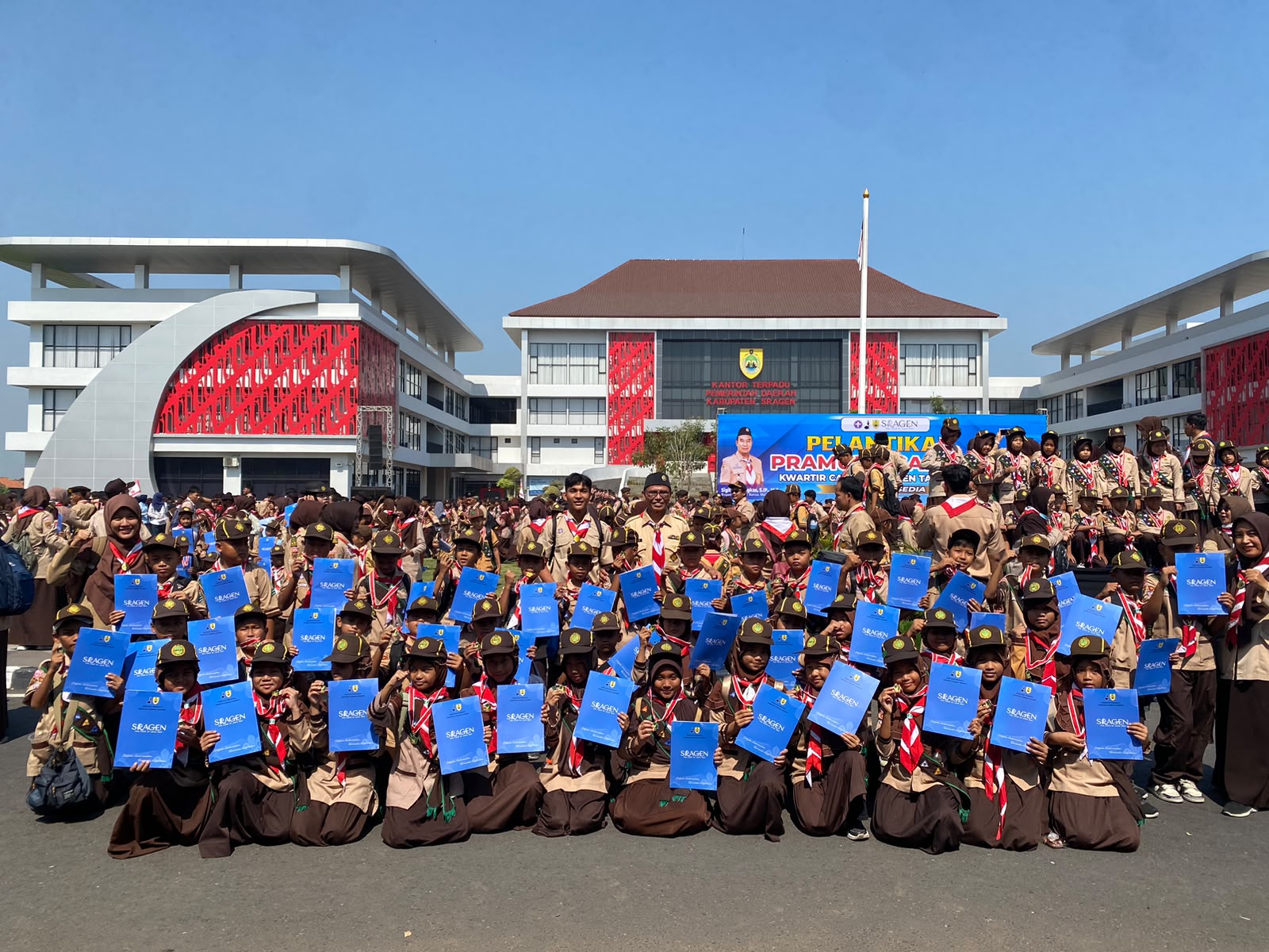Bangga! 40 Siswa MIN 1 Sragen Dikukuhkan sebagai Pramuka Garuda Kwarcab Sragen