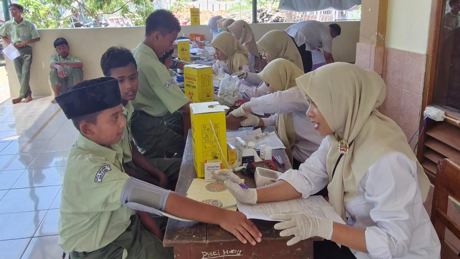 Gandeng Puskesmas, MTsN 6 Sragen Skrining Penyakit Tidak Menular bagi Ratusan Warga Madrasah
