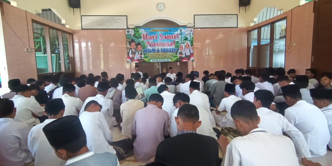Rayakan Hari Santri 2026, MTsN 6 Sragen Gelar Upacara hingga Lomba Pidato