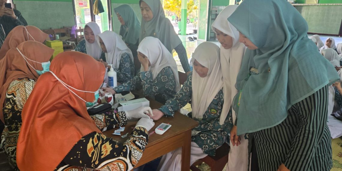 MTsN 2 Sragen dan Puskesmas Tanon II Bersinergi Antisipasi Anemia pada Remaja Putri
