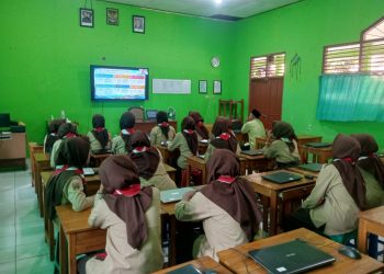 Sinergi Cegah Kekerasan, MTsN 7 Sragen Ikuti Sosialisasi DP3AKB Jateng Secara Virtual