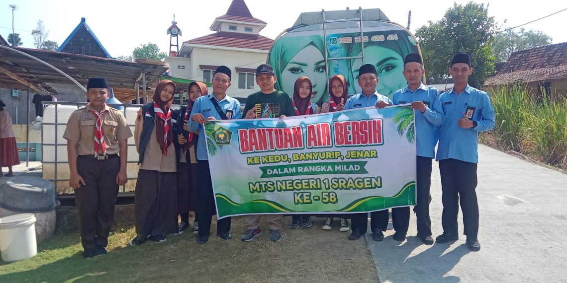 Bukan Sekadar Rayakan Milad, MTsN 1 Sragen Alirkan Kepedulian Lewat Bantuan Air Bersih