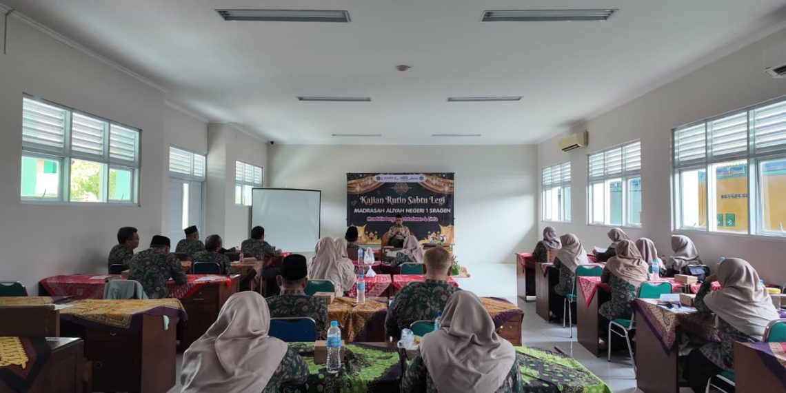 Mendidik dengan Keteladanan dan Cinta, Kajian Sabtu Legi MAN 1 Sragen Hadirkan Ustaz Sri Yanto