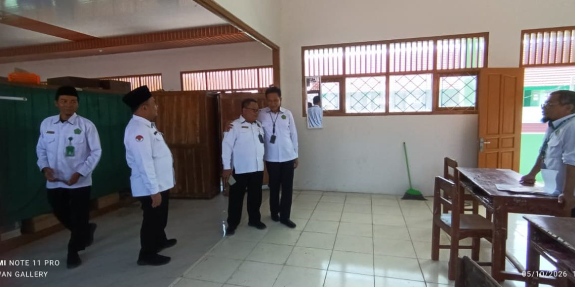 Terima Tim Perencana Kanwil Kemenag Jateng, MTsN 6 Sragen Jalani Monev PHTC
