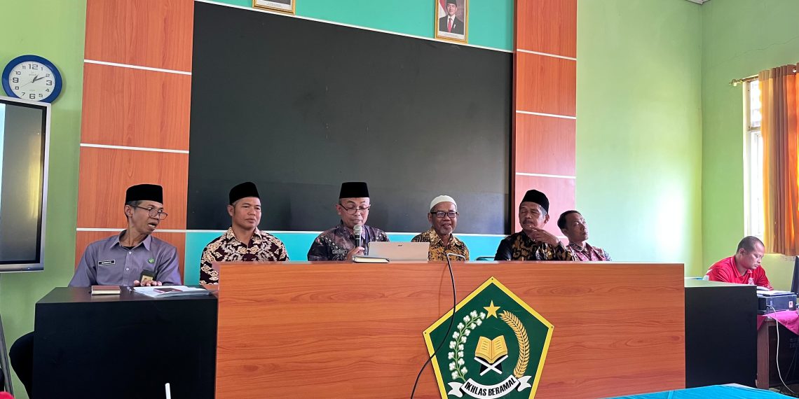 Perkenalkan Program Kerja, Kepala MTsN 8 Sragen Ajak Komite Bersinergi