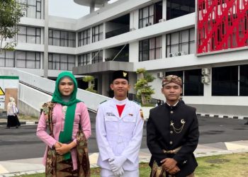 Tiga Murid MAN 1 Sragen Sukses Bertugas dalam Upacara Hari Sumpah Pemuda di Kantor Terpadu Pemda Sragen